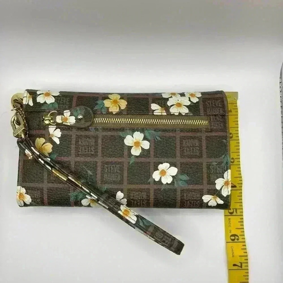 Steve Madden Logo Bar Trifold Floral Print Wallet Wristlet Clutch Brown Boho Fun - Picture 2 of 8